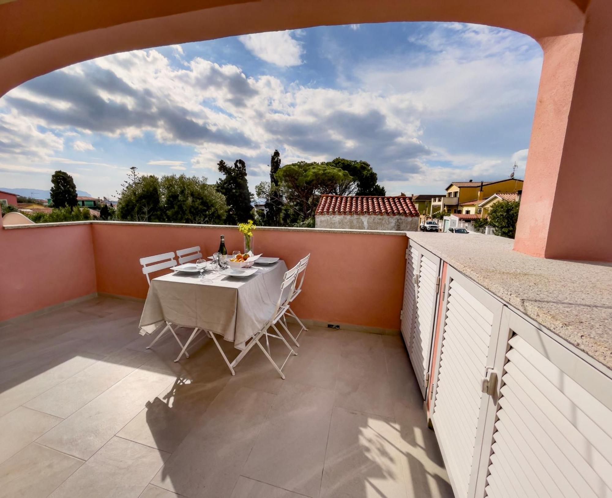 Atmosphera, Appartamento 180 M Dalla Terza Spiaggia Golfo Aranci Exterior photo